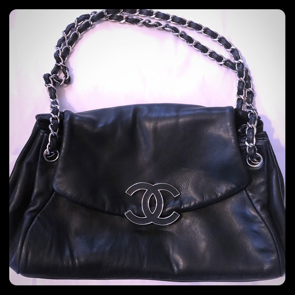 CHANEL Handbags - 💯💯Chanel Sensual Accordion Shoulder Bag.